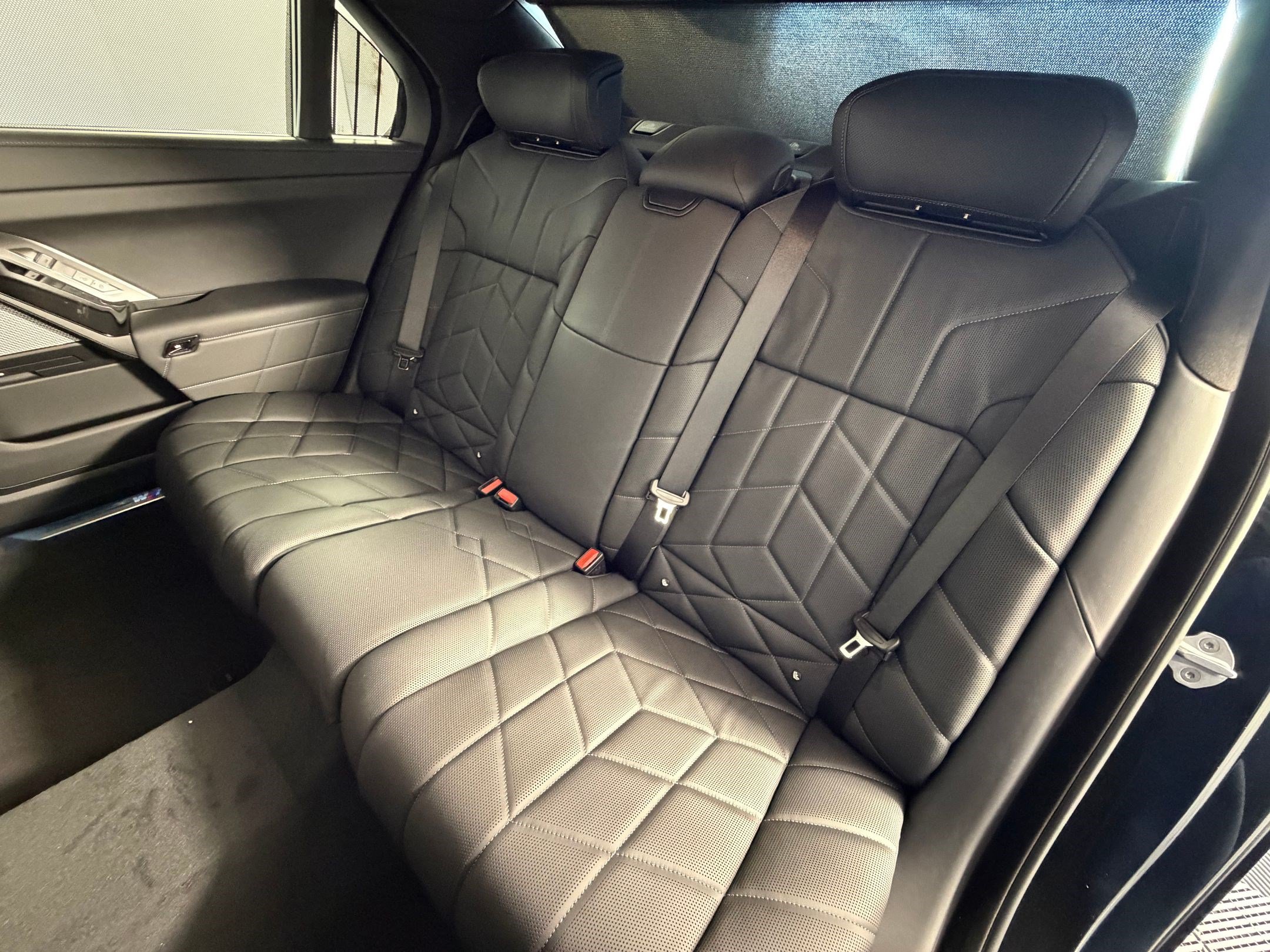 New 2026 BMW 750e xDrive w/ Executive Package AWD/4WD image 30