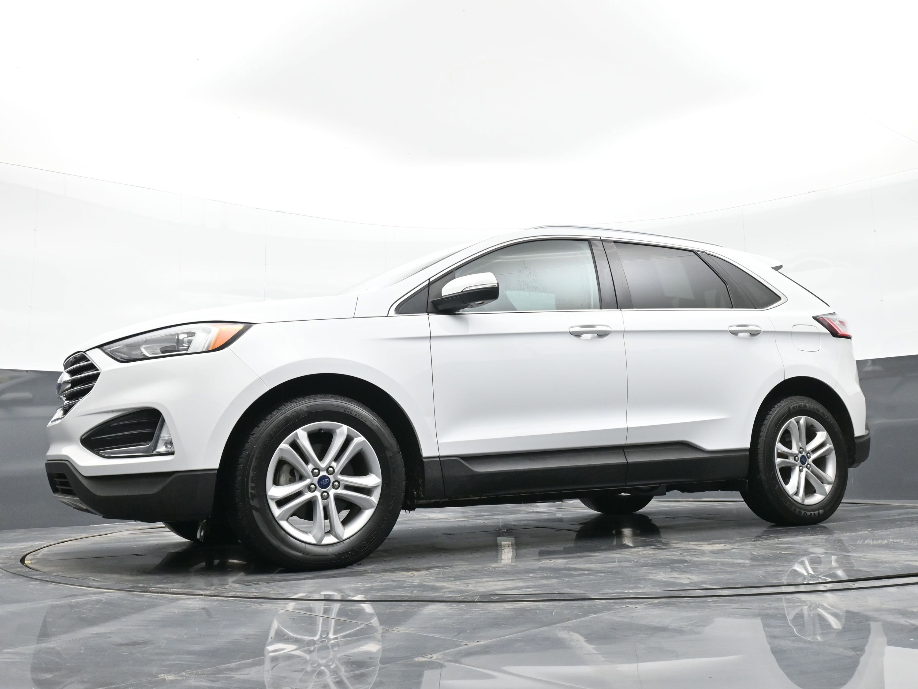 Used 2020 Ford Edge SEL image 39