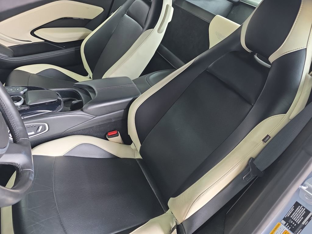 Used 2020 Aston Martin V8 Vantage Coupe image 42