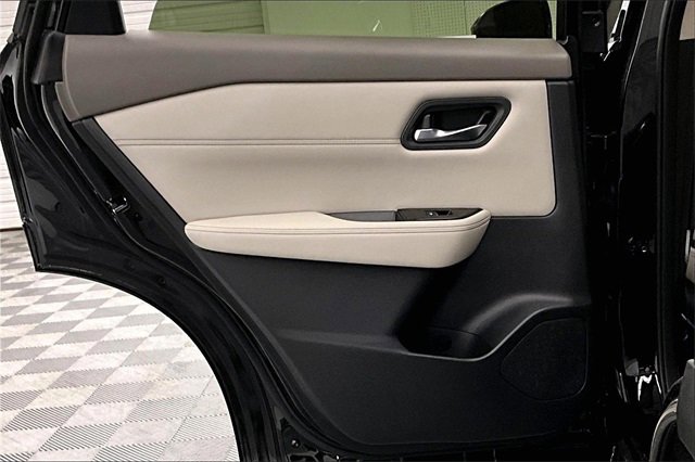 New 2025 Nissan Rogue SL image 32