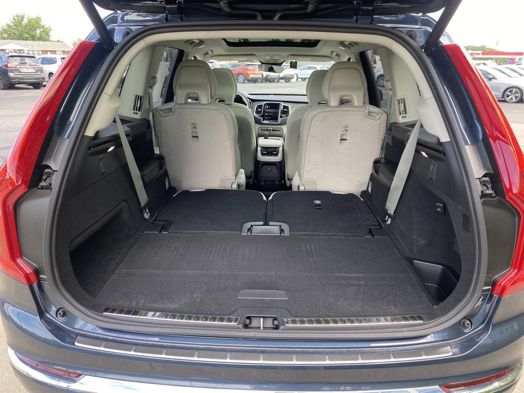 Used 2025 Volvo XC90 T8 Plus w/ Protection Package Premier image 36
