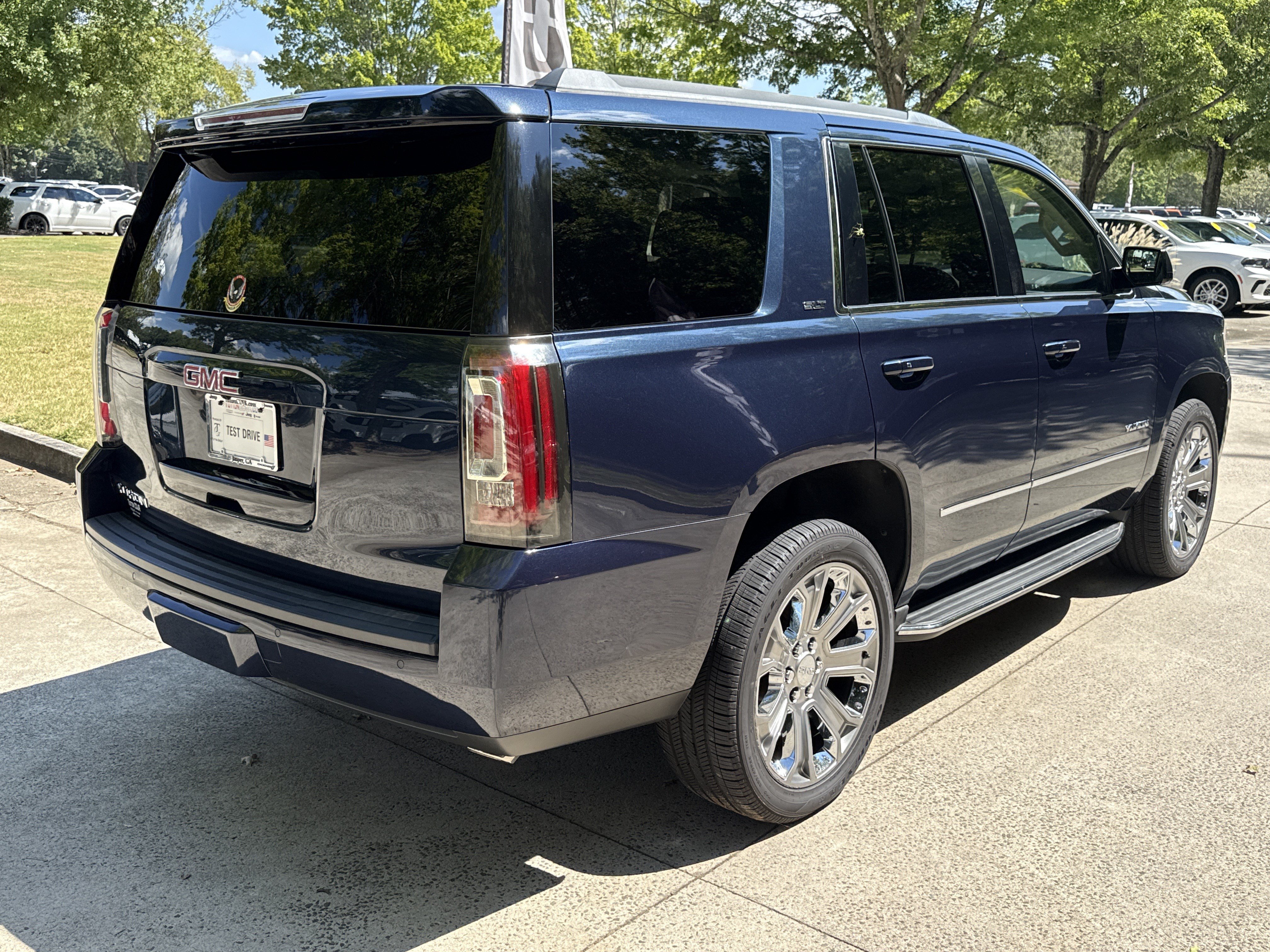 Used 2018 GMC Yukon SLT w/ Premium Edition RWD image 7