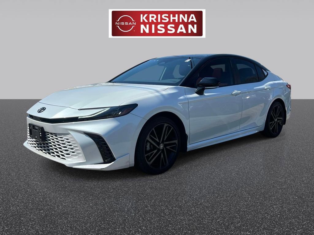 Used 2025 Toyota Camry LE AWD/4WD image 2