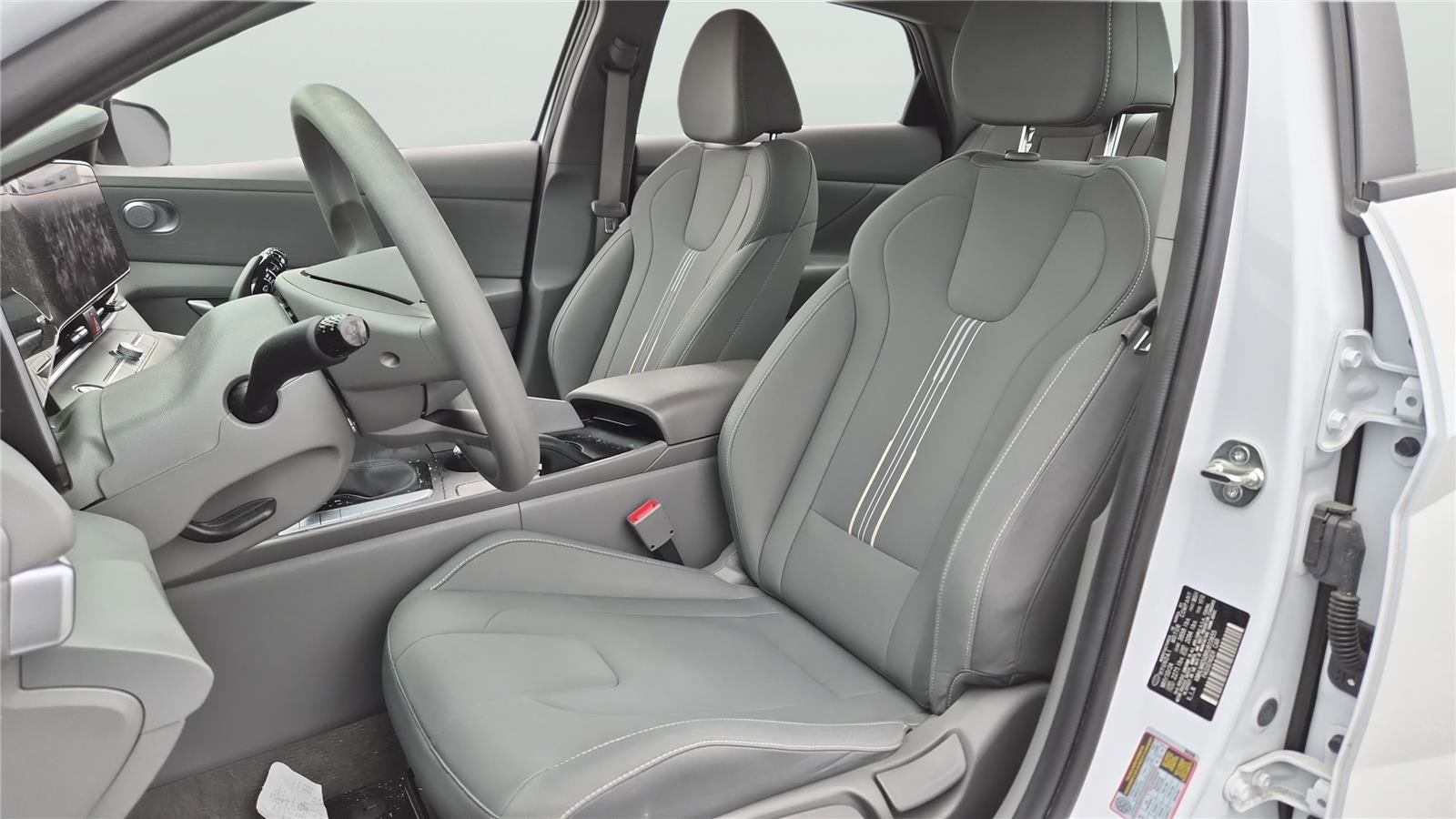 Used 2024 Hyundai Elantra SEL FWD image 10