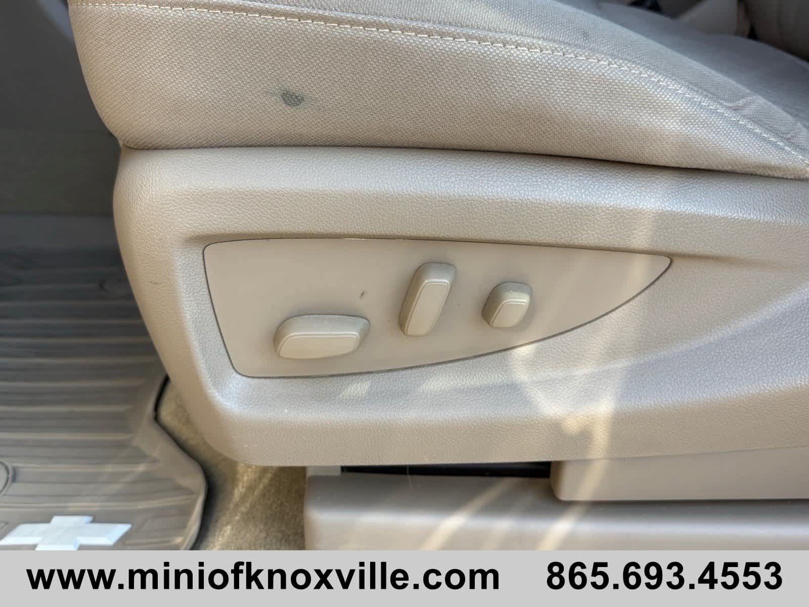 Used 2018 Chevrolet Tahoe LS w/ All-Season Package RWD image 13