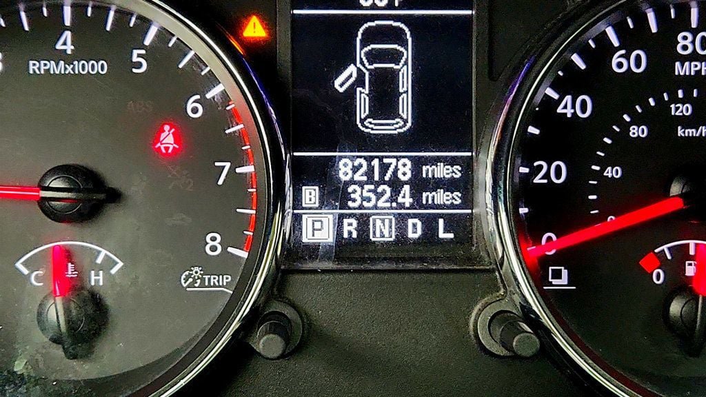 Used 2013 Nissan Rogue SL AWD/4WD image 16