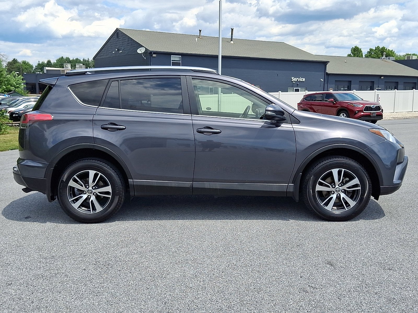 Used 2017 Toyota RAV4 XLE w/ All Weather Liner Package AWD/4WD image 8