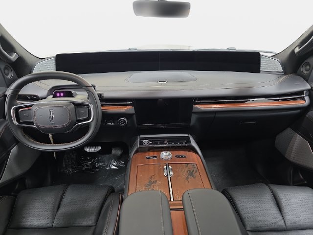 New 2027 Lincoln Navigator Black Label AWD/4WD image 9