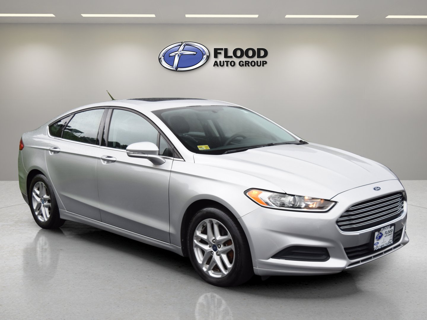 Used 2013 Ford Fusion SE FWD image 1