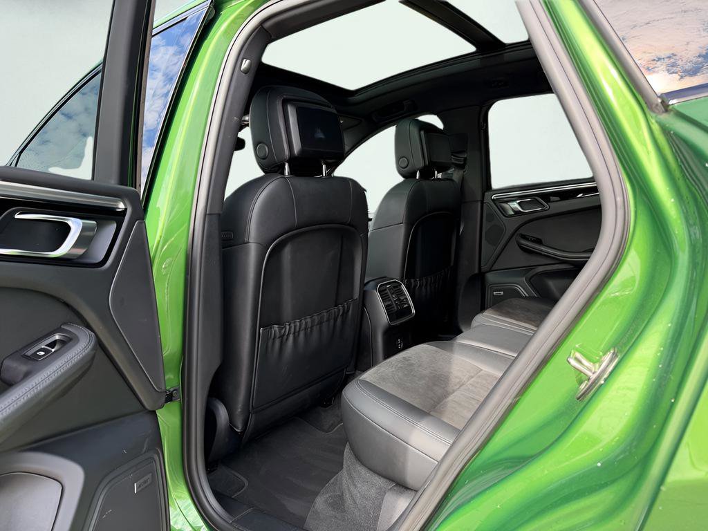 Used 2021 Porsche Macan image 22