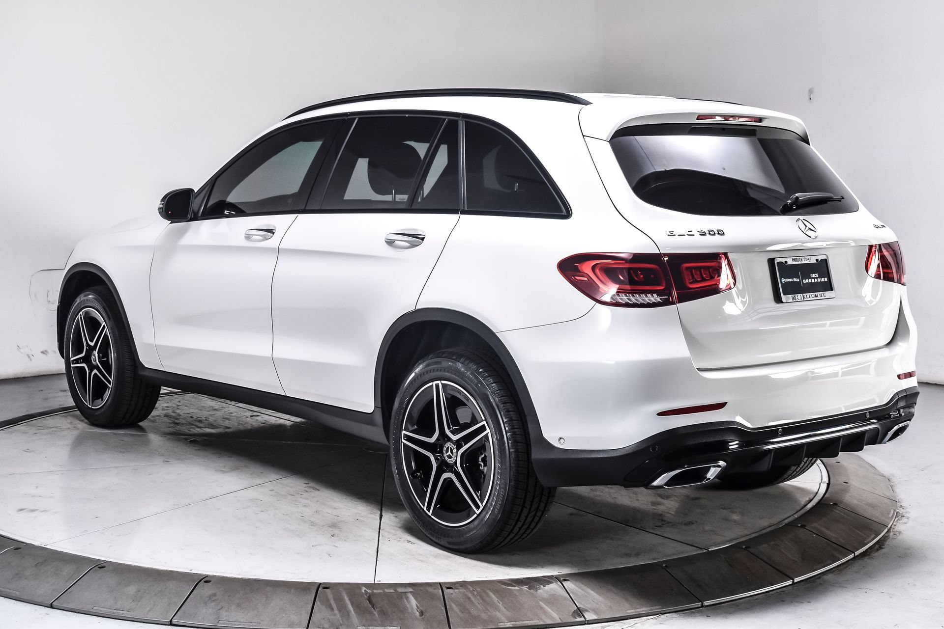 Used 2022 Mercedes-Benz GLC 300 4MATIC image 4