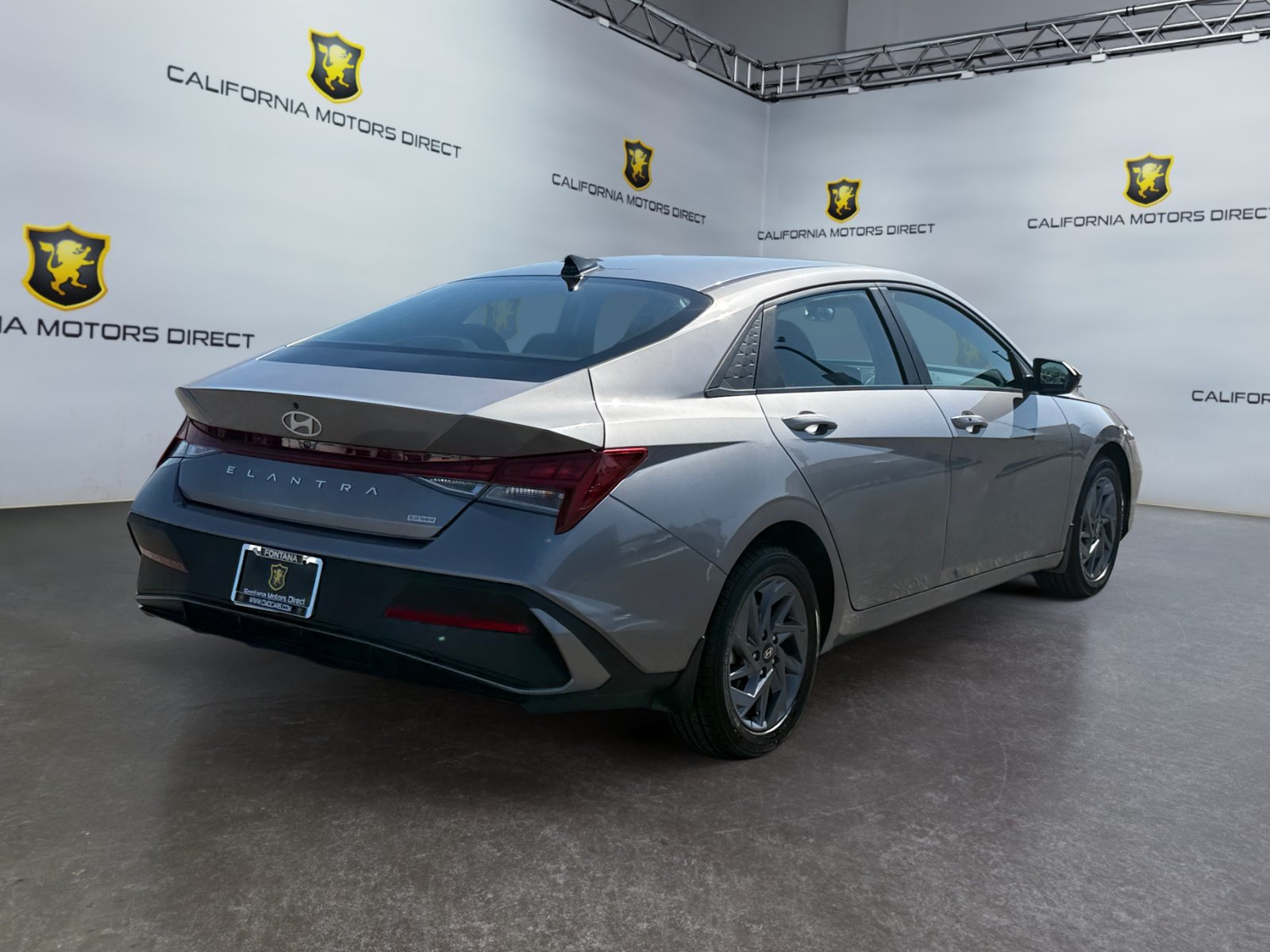 Used 2024 Hyundai Elantra Blue FWD image 5