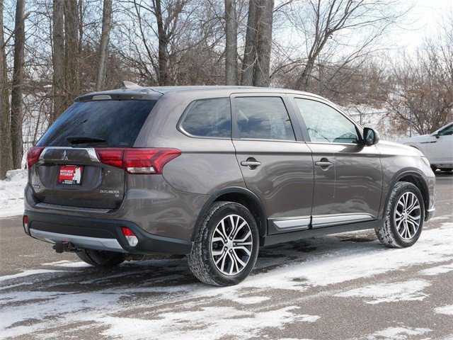 Used 2017 Mitsubishi Outlander SE image 7