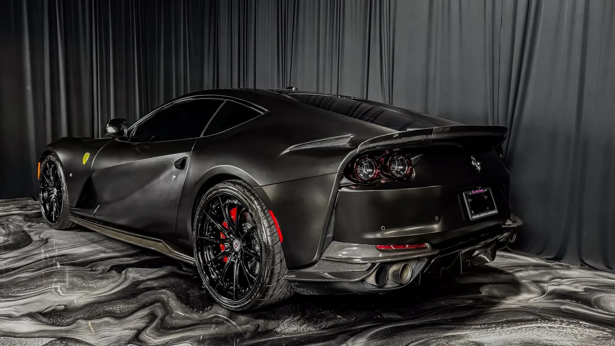 Used 2019 Ferrari 812 Superfast RWD image 6