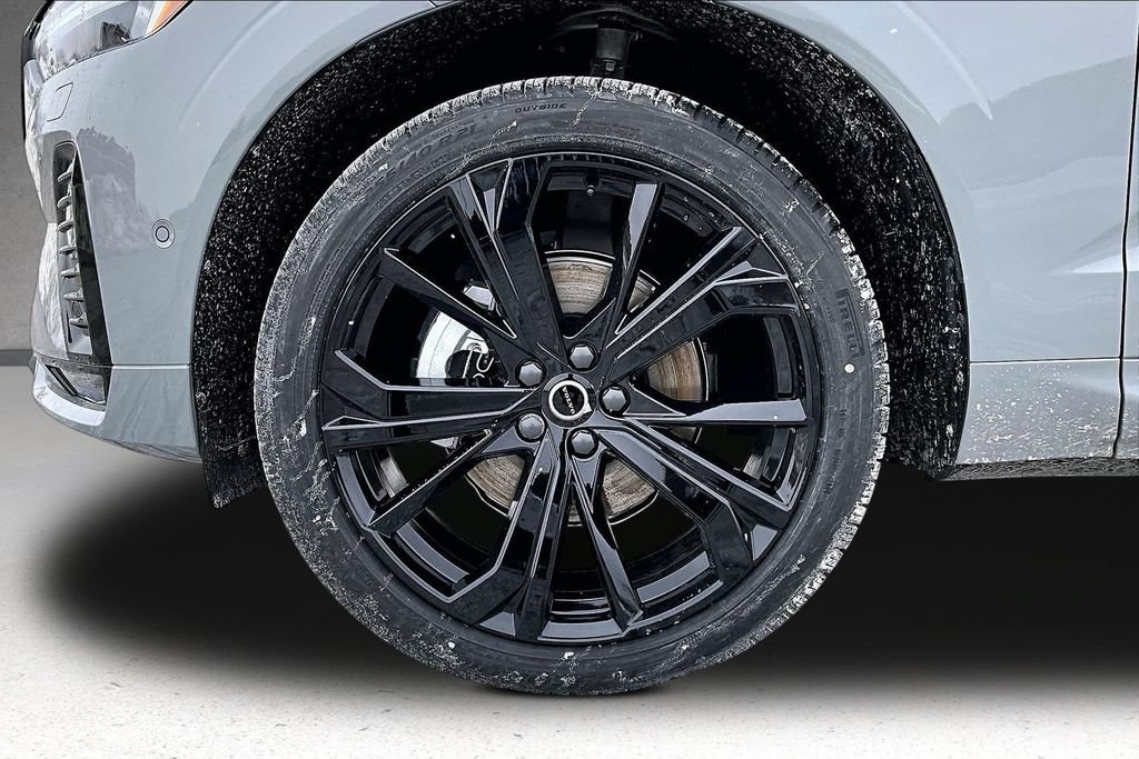 New 2026 Volvo XC60 B5 Ultra w/ Protection Package Premier AWD/4WD image 13