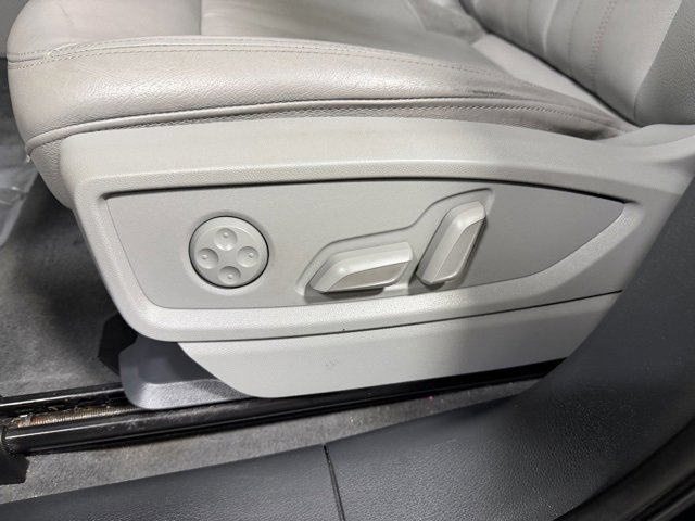 Used 2020 Audi Q5 2.0T Premium w/ Convenience Package image 23