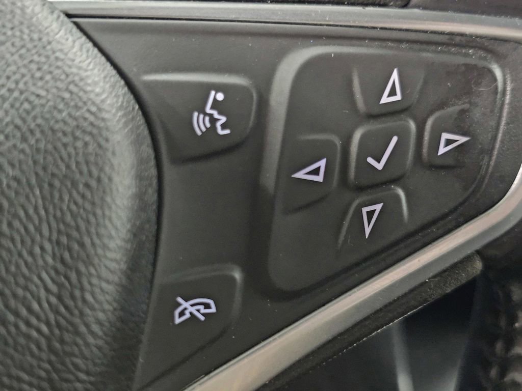 Used 2019 Chevrolet Equinox LT FWD image 32