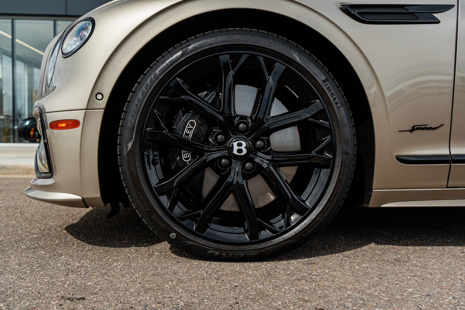 Certified 2025 Bentley Flying Spur Plug-In Hybrid image 5