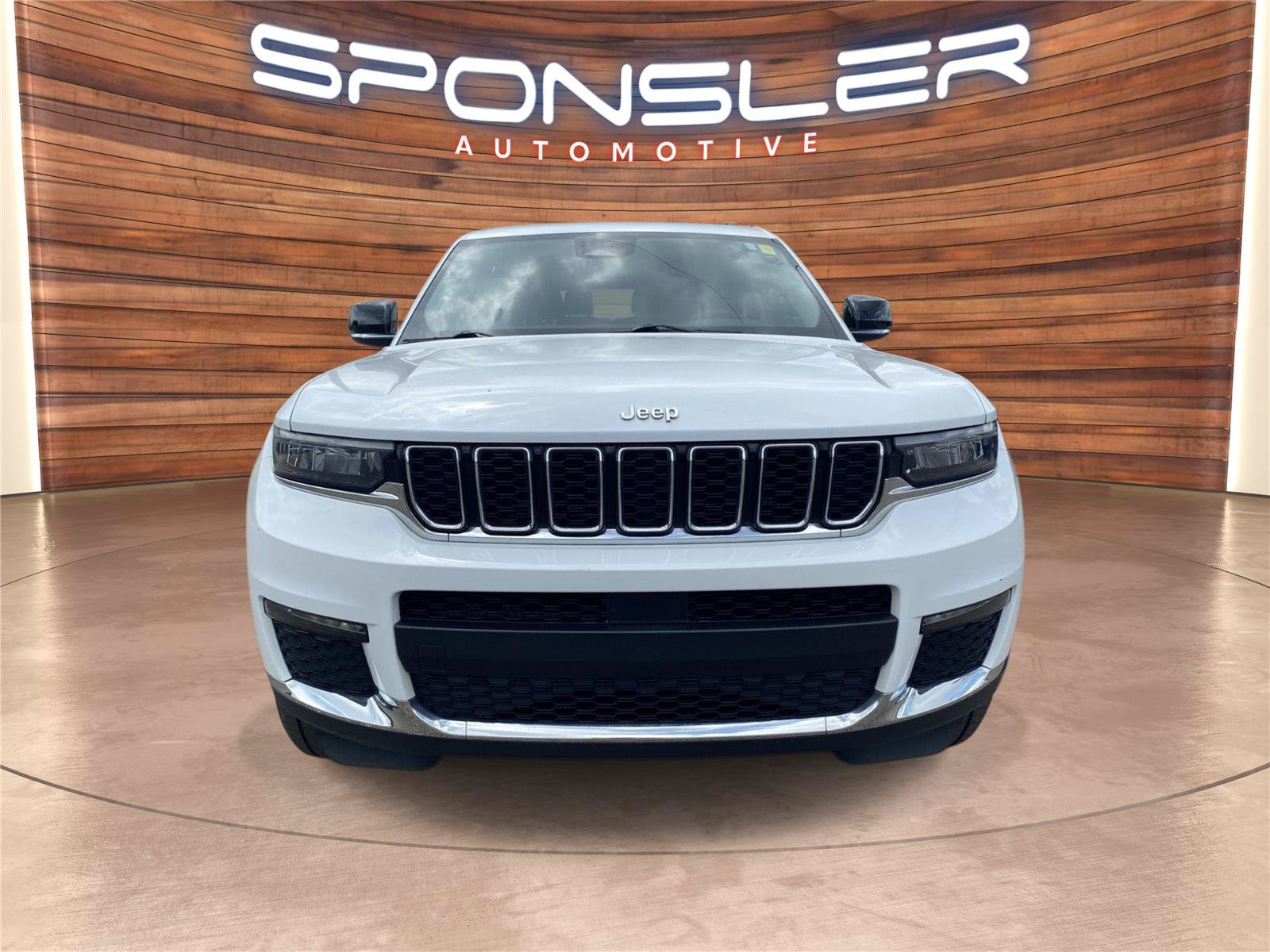 Used 2023 Jeep Grand Cherokee L Limited AWD/4WD image 10