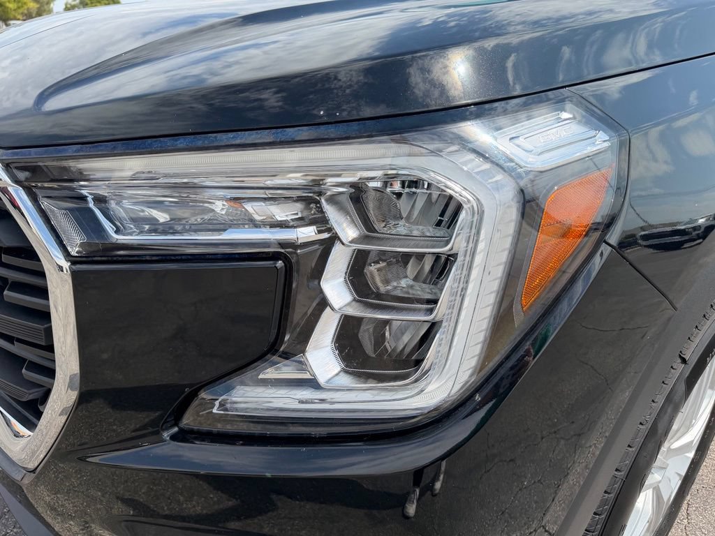 Used 2024 GMC Terrain SLE FWD image 5
