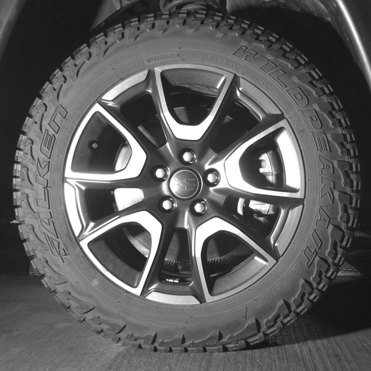 Used 2025 Jeep Compass Trailhawk image 13