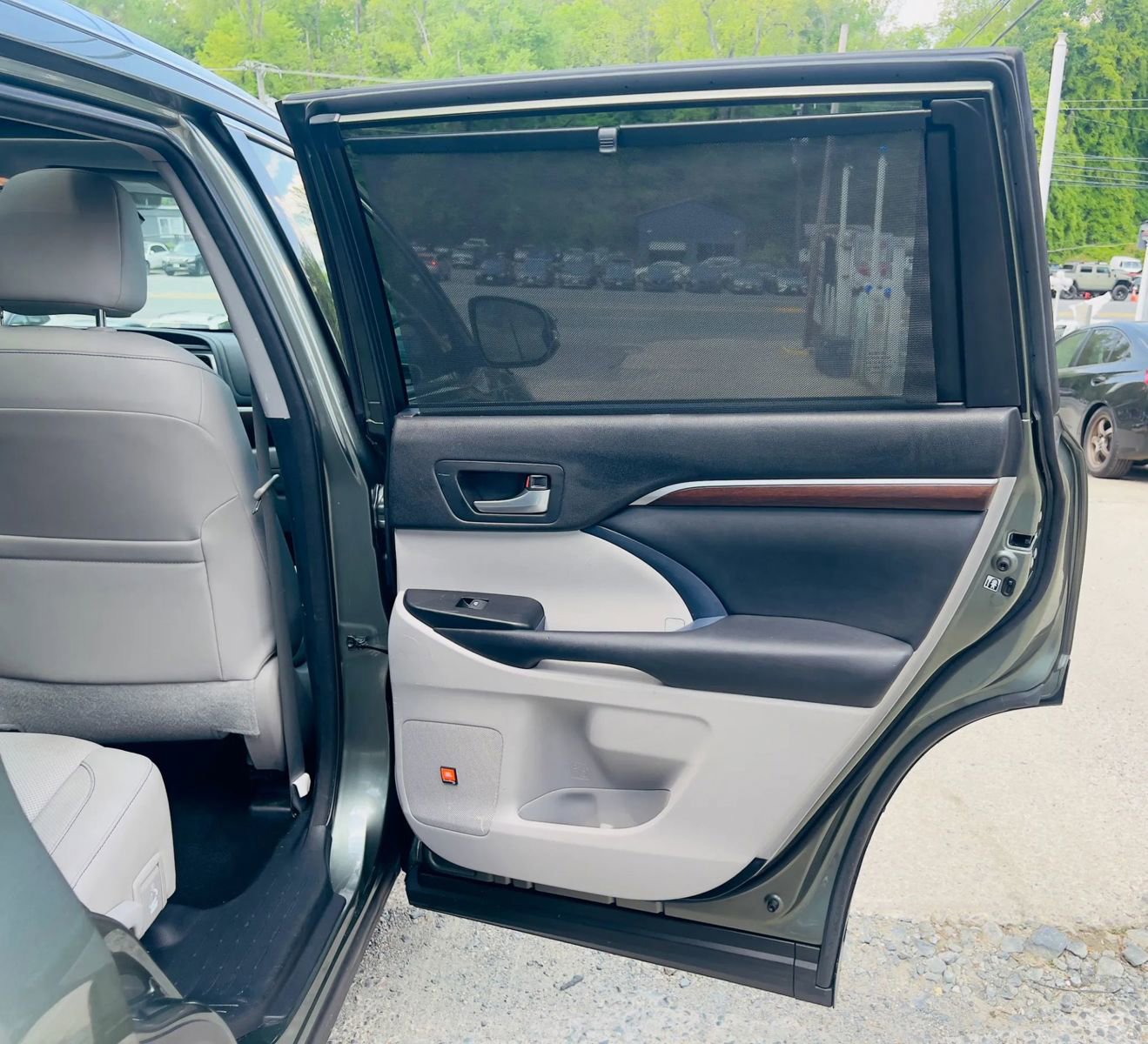 Used 2014 Toyota Highlander Limited Platinum AWD/4WD image 18