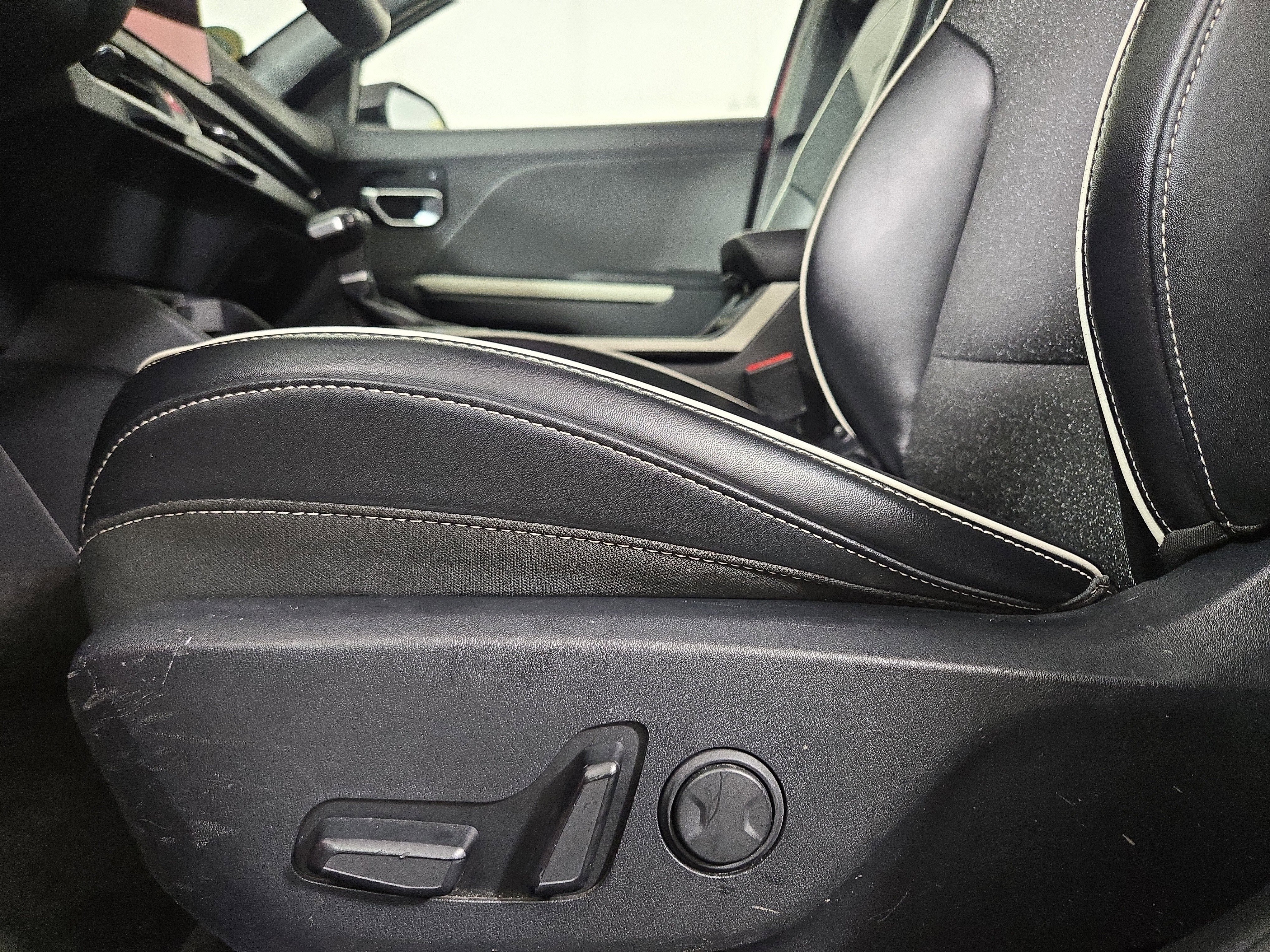 Used 2025 Kia K4 GT-Line w/ GT-Line Sunroof Package image 31