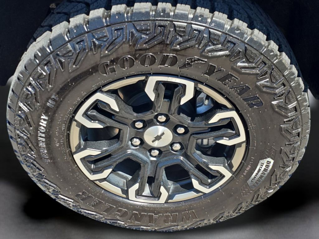 Used 2025 Chevrolet Silverado 1500 ZR2 AWD/4WD image 10