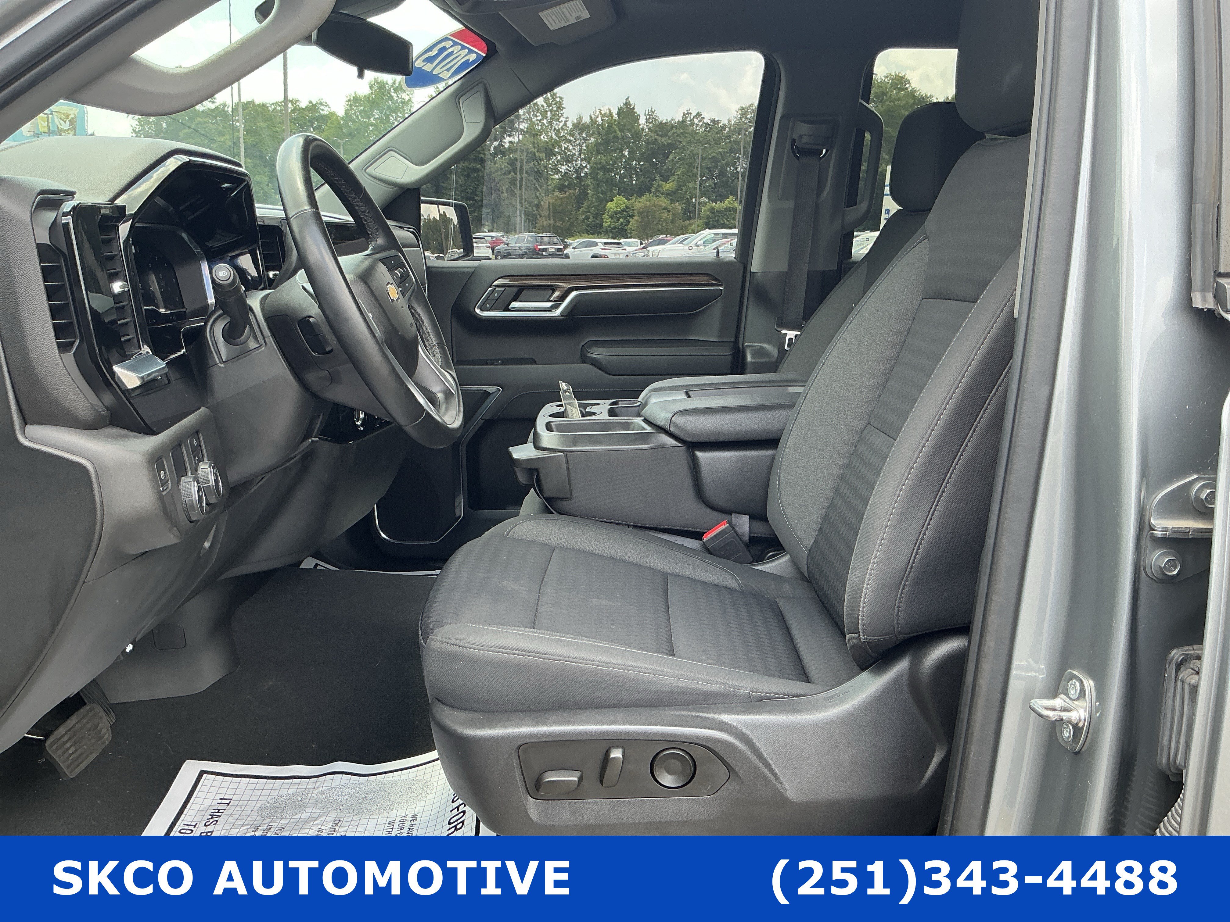 Used 2023 Chevrolet Silverado 1500 LT RWD image 11