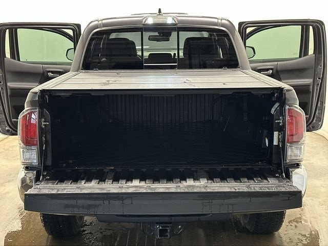 Used 2022 Toyota Tacoma TRD Off-Road image 24