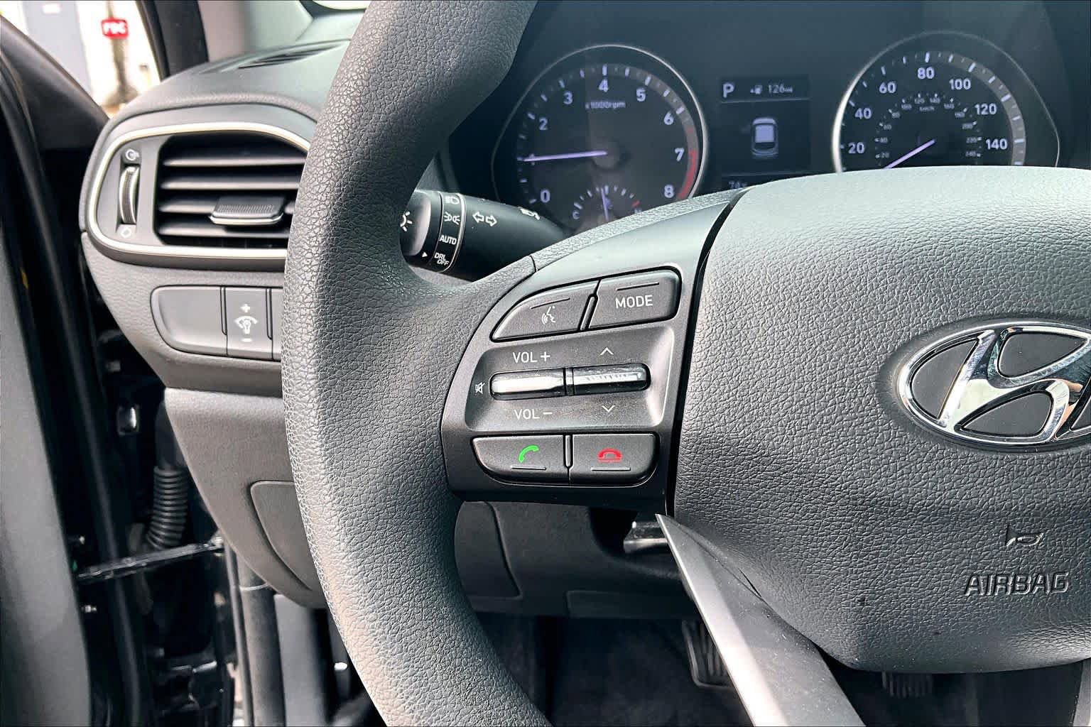 Used 2018 Hyundai Elantra GT FWD image 23