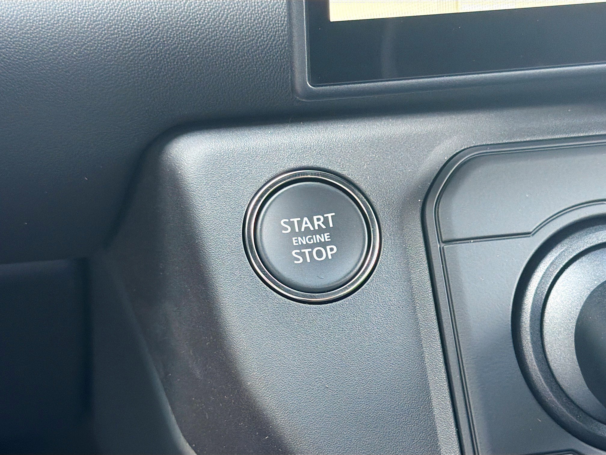 New 2026 Land Rover Defender 130 X-Dynamic SE AWD/4WD image 38