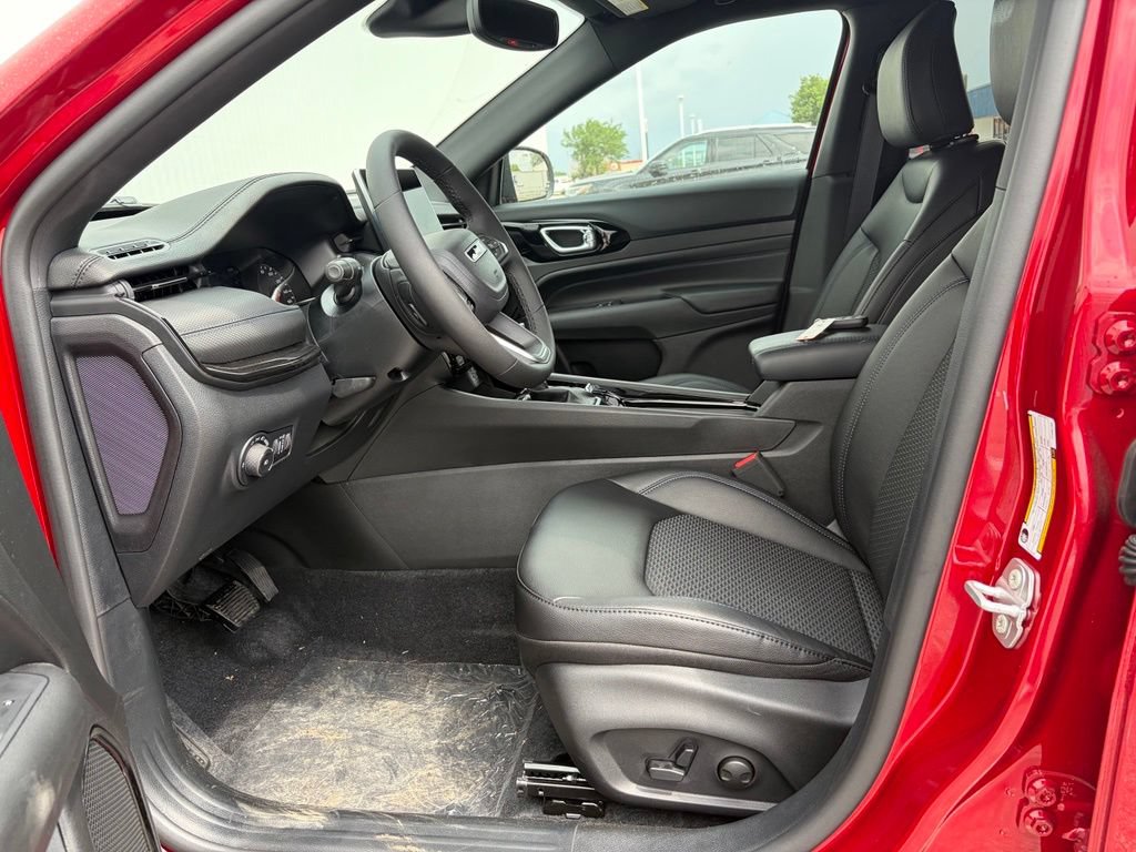 New 2026 Jeep Compass Latitude AWD/4WD image 14