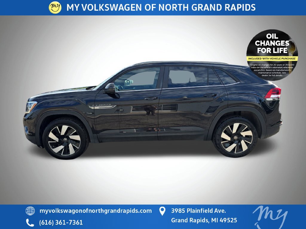 Used 2024 Volkswagen Atlas Cross Sport SE AWD/4WD image 5
