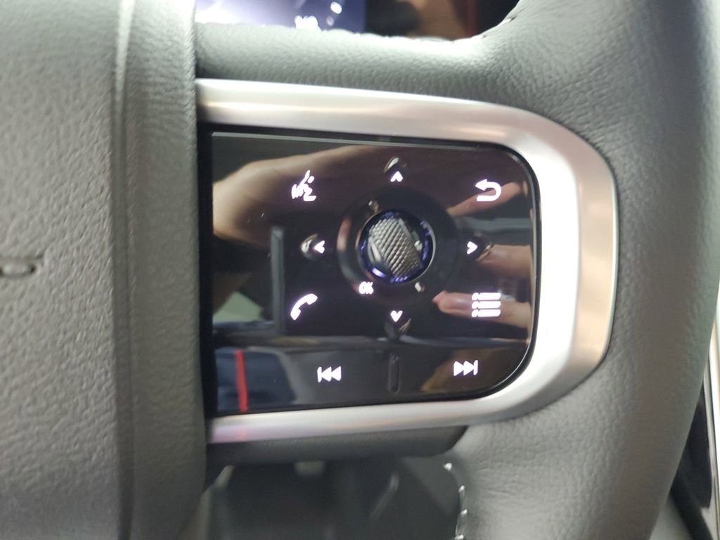 New 2026 Nissan Armada SV image 25