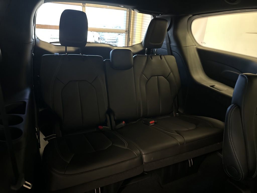 New 2027 Chrysler Pacifica Select AWD/4WD image 39