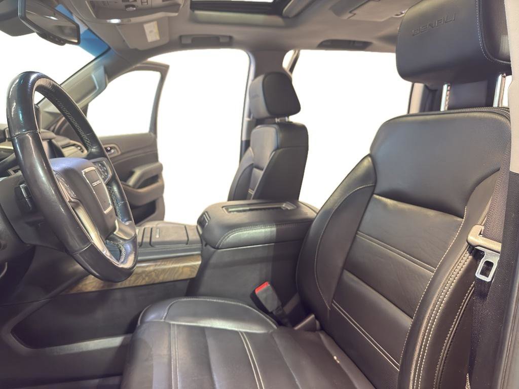 Used 2018 GMC Yukon XL Denali w/ Denali Ultimate Package image 14