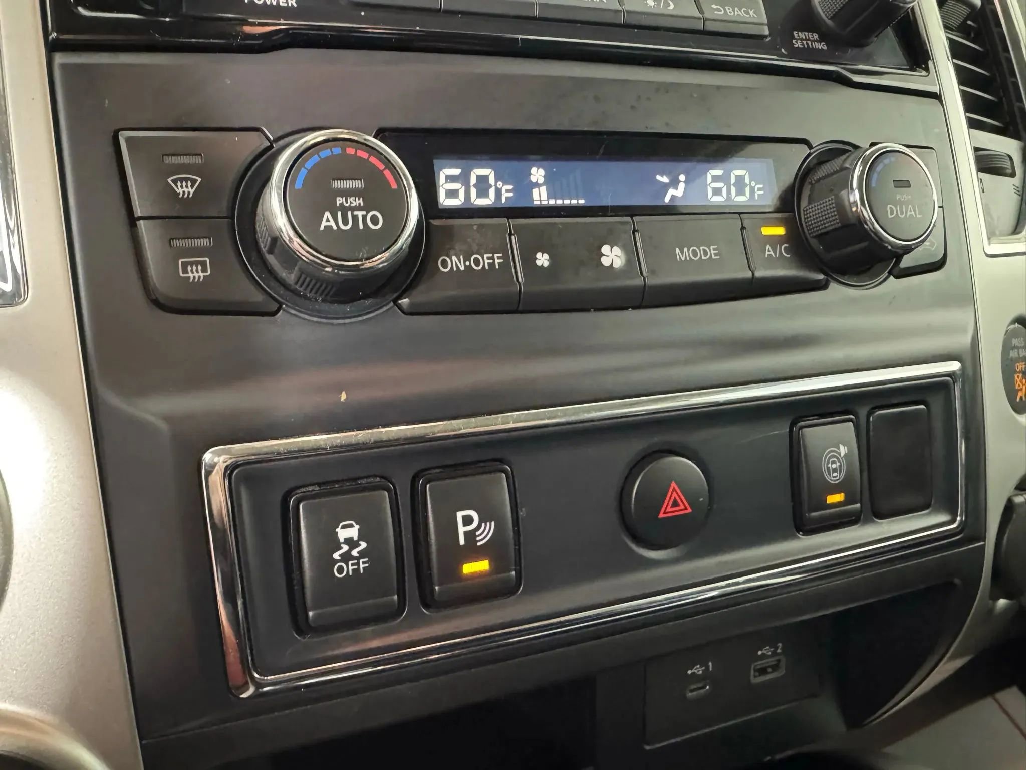 Used 2021 Nissan Titan SV w/ SV Convenience Package image 22