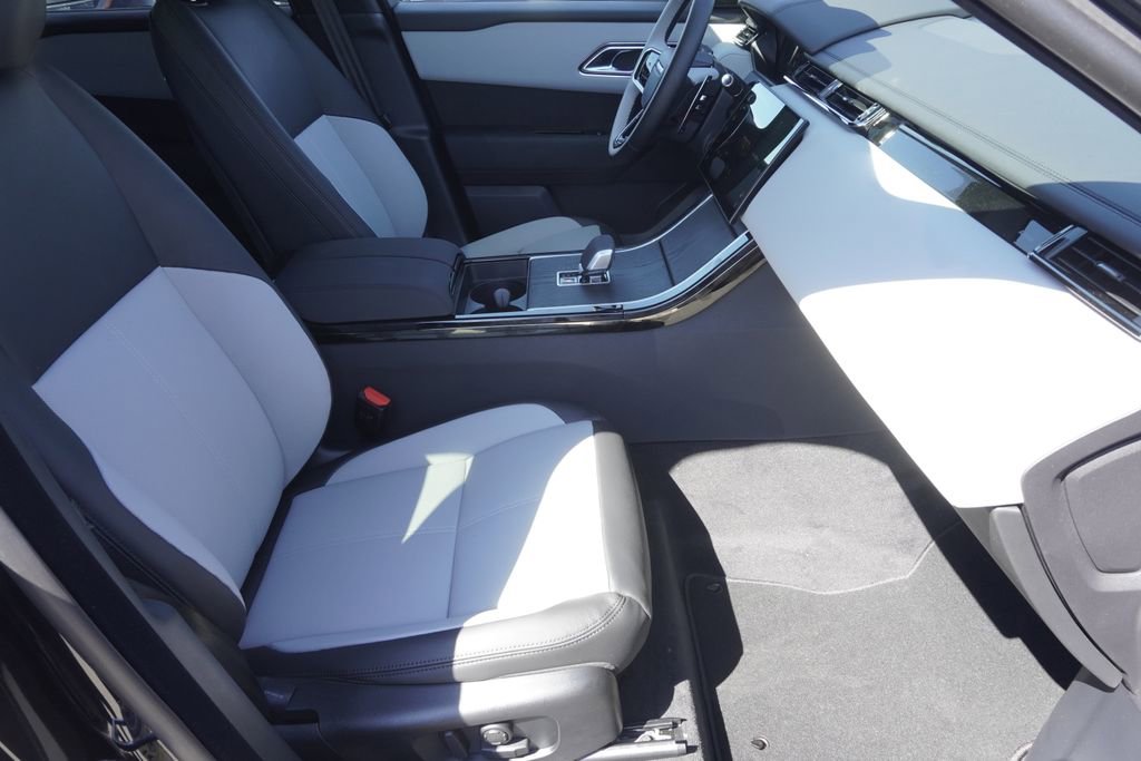 New 2026 Land Rover Range Rover Velar Dynamic SE image 23