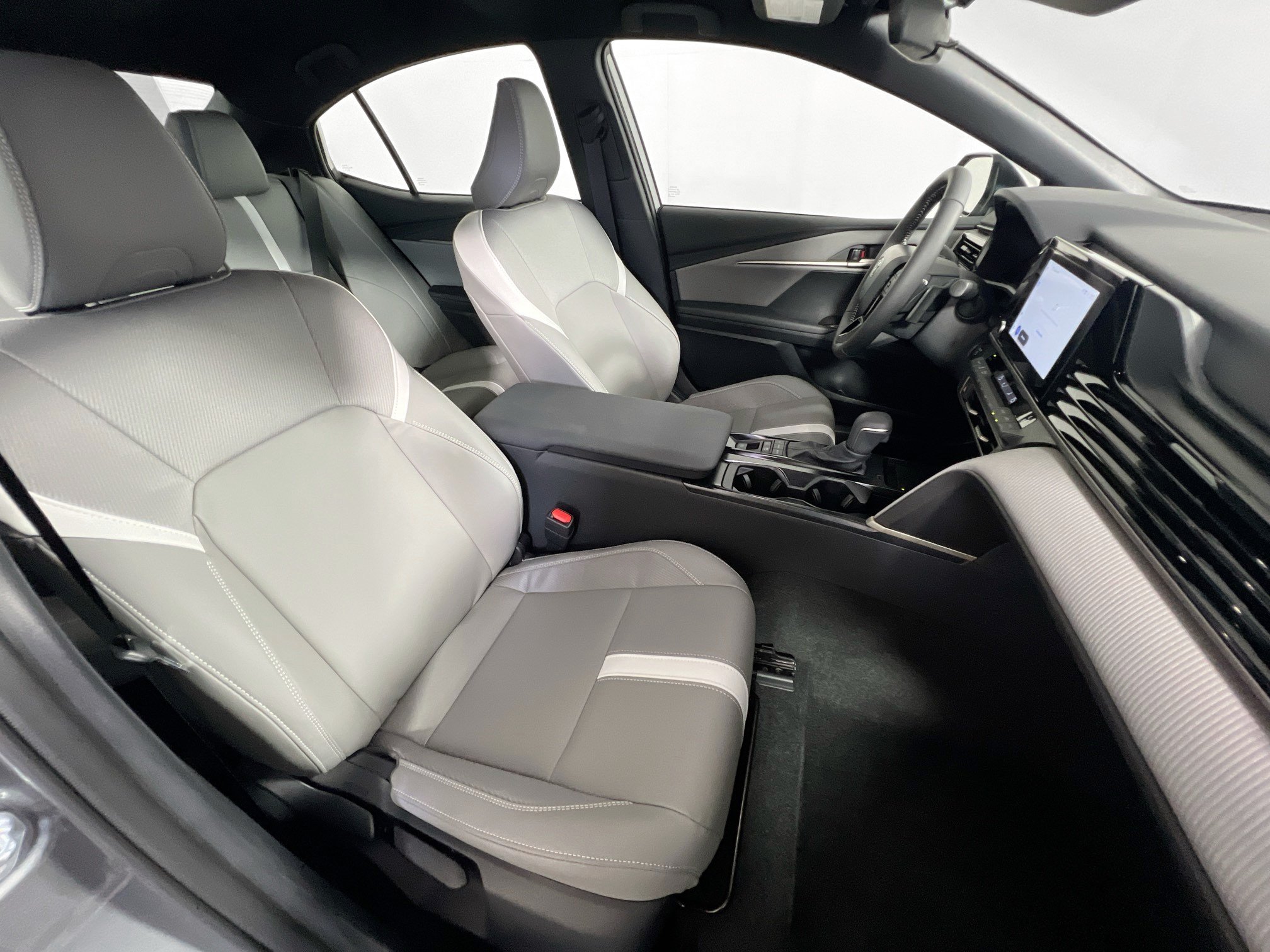 New 2026 Toyota Camry SE FWD image 30
