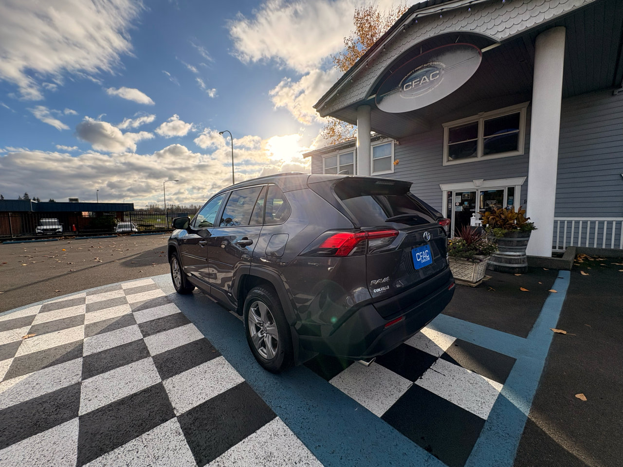 Used 2024 Toyota RAV4 XLE image 3