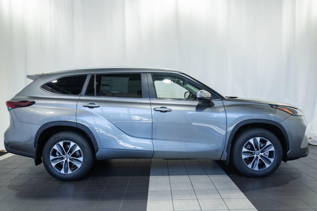 New 2026 Toyota Highlander XLE AWD/4WD image 3