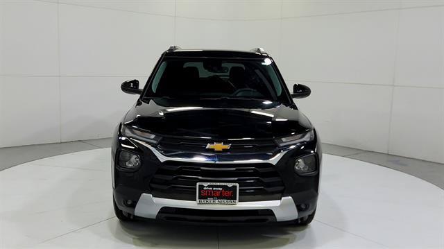 Used 2023 Chevrolet TrailBlazer LT w/ Convenience Package FWD image 2