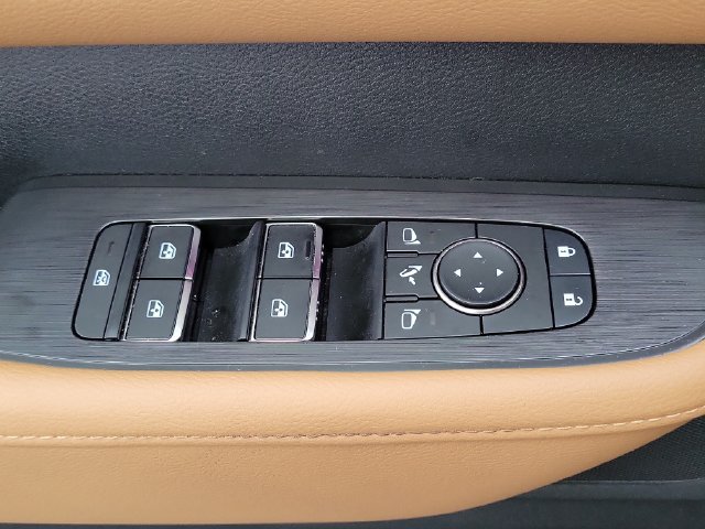 Used 2025 Nissan Armada SL w/ Captain's Chari Seat Package RWD image 16