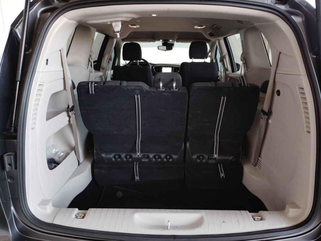 Used 2023 Chrysler Voyager LX FWD image 21