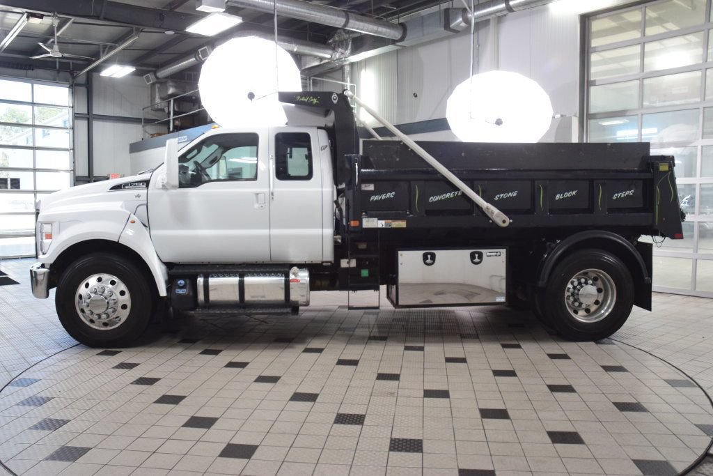 Used 2019 Ford F750 2WD SuperCab Super Duty image 3
