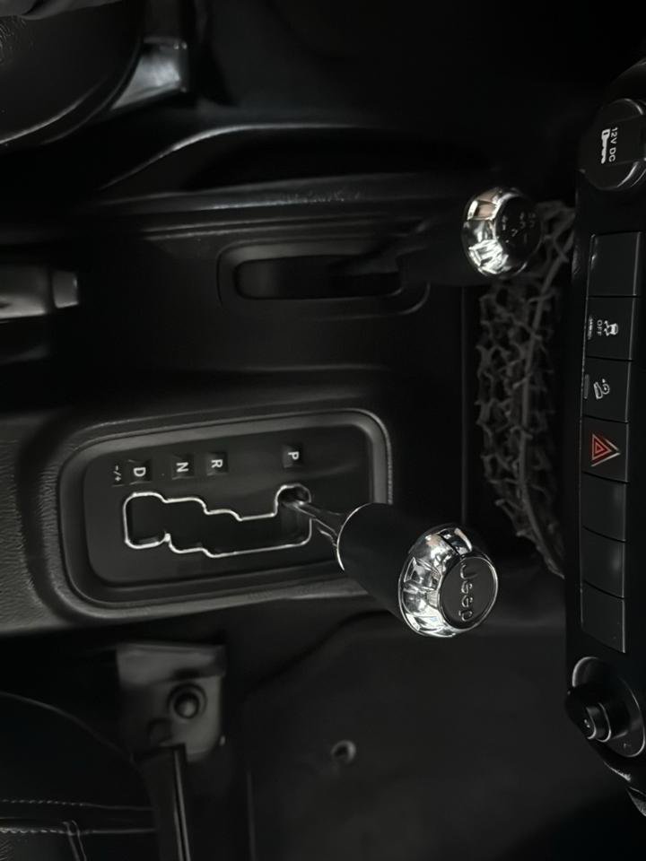 Used 2013 Jeep Wrangler Unlimited Sport w/ Connectivity Group AWD/4WD image 21
