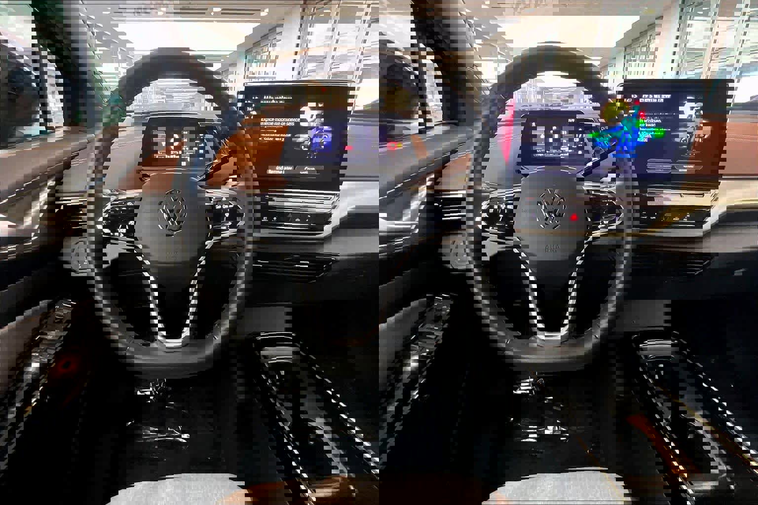 Used 2023 Volkswagen ID.4 Pro image 5