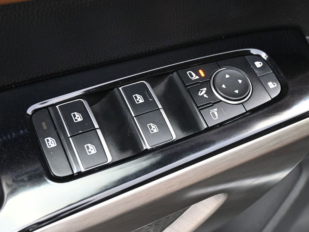 Used 2025 Nissan Pathfinder Platinum w/ Cargo Package FWD image 4