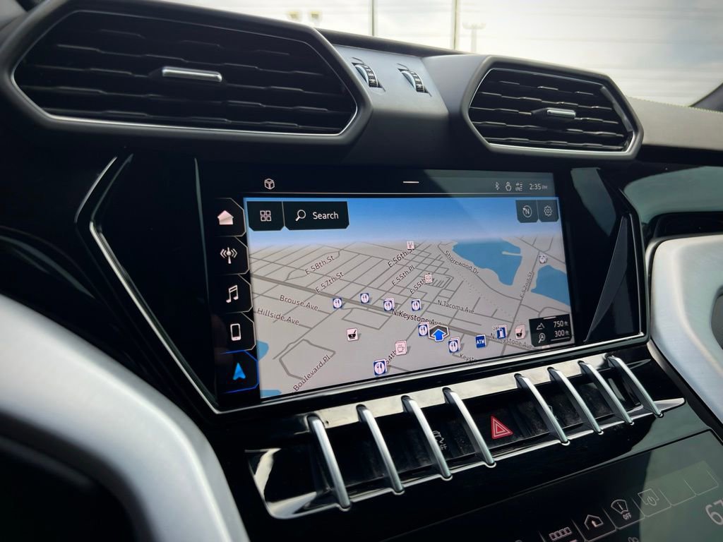 Used 2022 Lamborghini Urus image 74